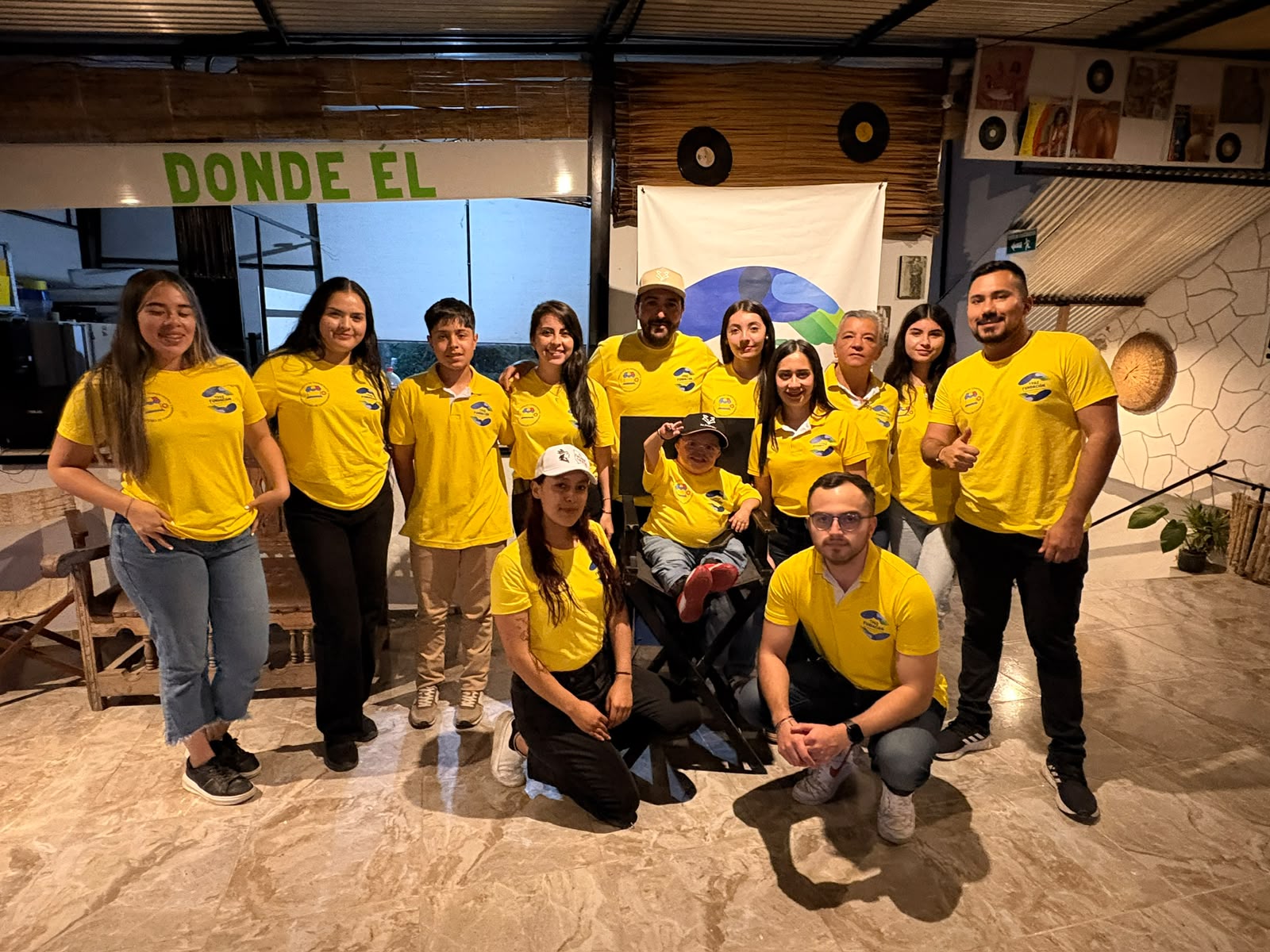 Evento comunitario en televisión